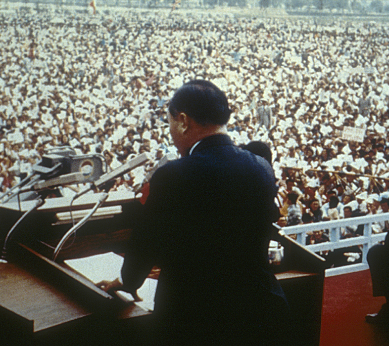 Sun Myung Moon speaking to huge crowd - Yoido, Seoul
